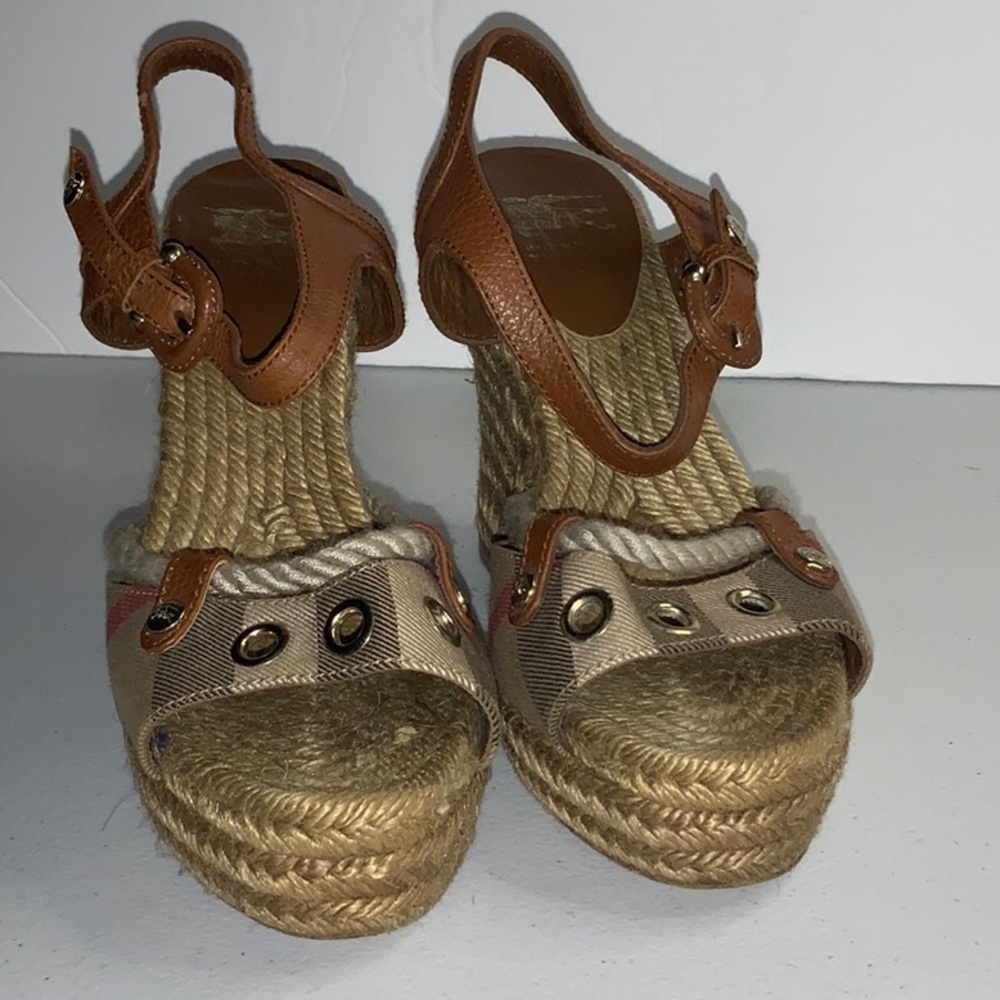 BURBERRY PLATFORM WEDGE SANDALS WITH STRAPS Sz 7.5